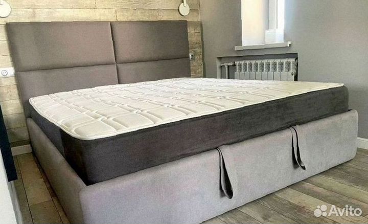 Мягкая дизайнерская кровать двуспальная