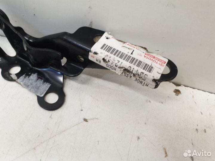 Петля Капота правая Toyota Corolla E120 2001-2007