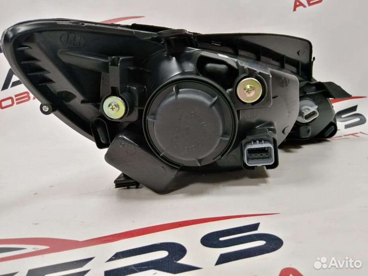 Фара левая Hyundai Getz/TYC