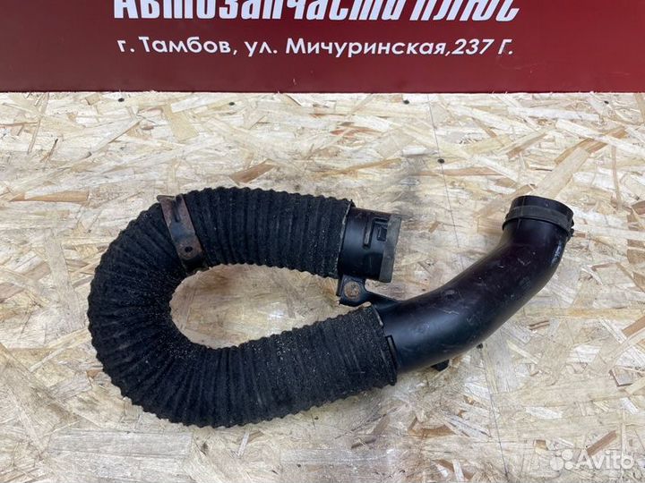 Патрубок воздушного фильтра Toyota Auris