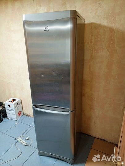 Холодильник indesit