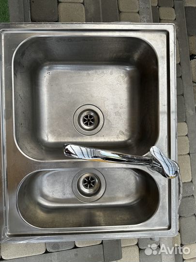 Газовая плита, мойка, вытяжки для кухни