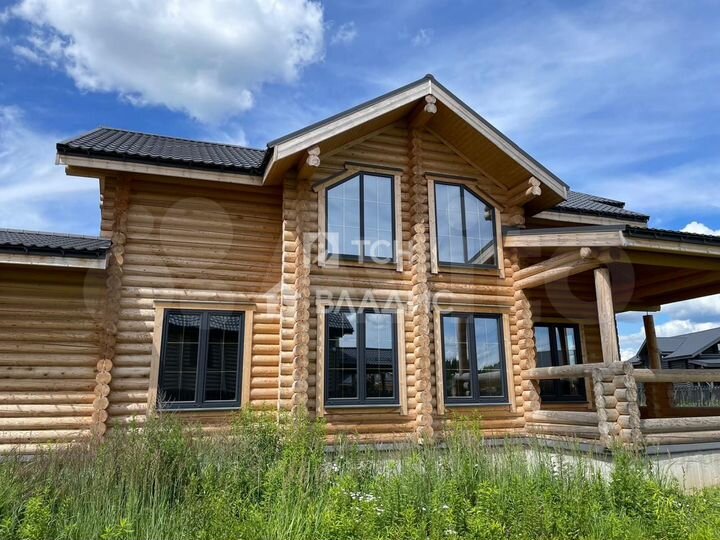 Дом 221 м² на участке 11,6 сот.