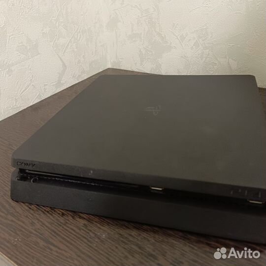 Игровая приставка ps4