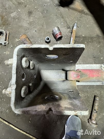 Бугеля оцинкованные на полуприцеп шмитс