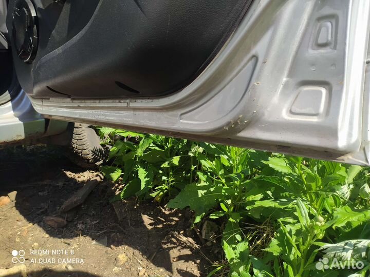 Передняя правая дверь LADA granta