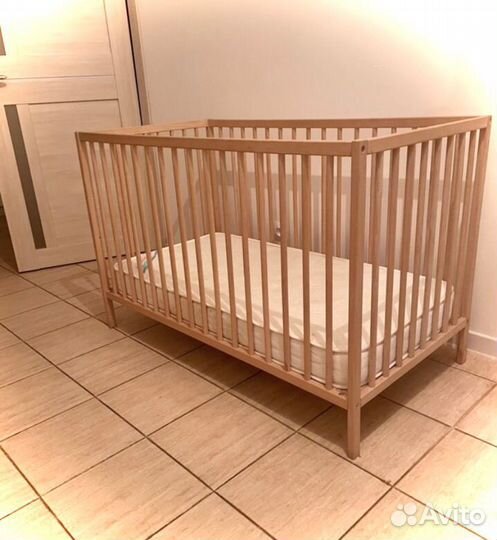 Детская кровать с матрасом