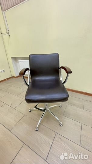 Стул для салона красоты