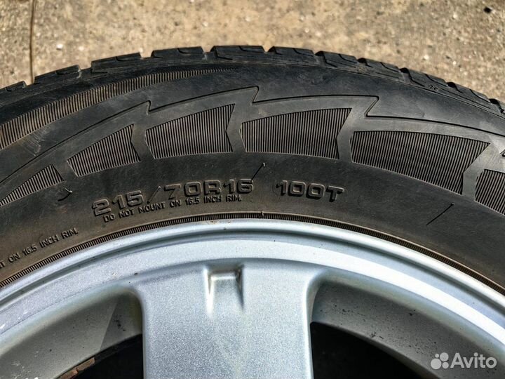 Goodyear UltraGrip Ice 215/70 R18