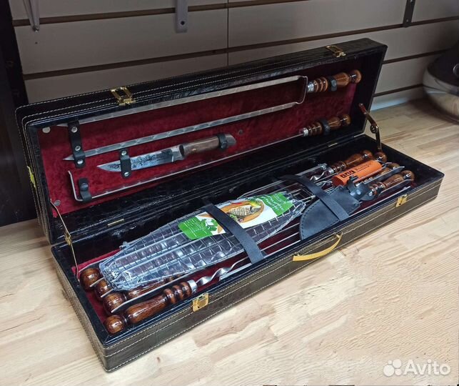 Набор шампуров в чемодане 