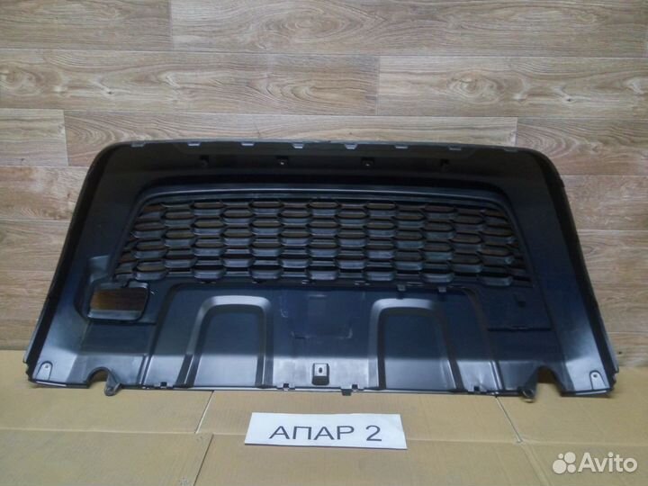 Решетка в бампер нижняя Renault Duster 1