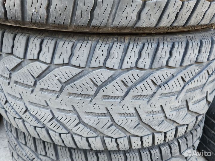 Kormoran Snow 235/45 R18 98V