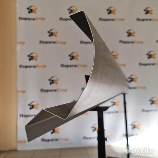 Ремонтные пороги Dodge Caravan правый