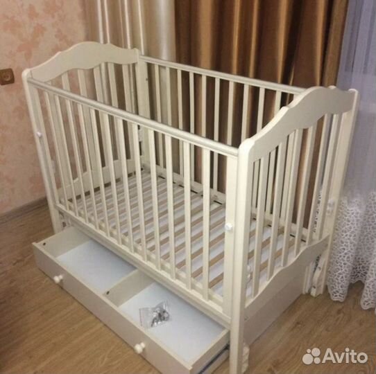 Продается кроватка с матрасом