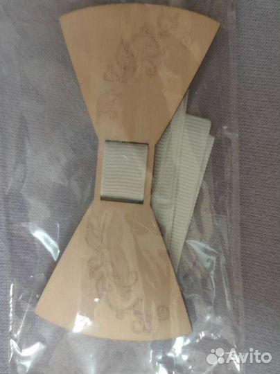 Галстук бабочка из дерева