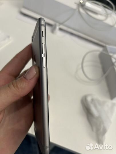 iPhone 6S, 32 ГБ