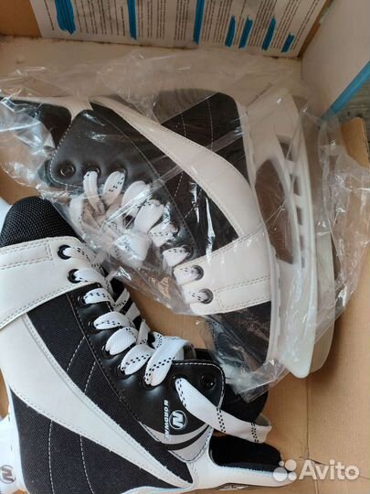 Коньки хоккейные 39 размер