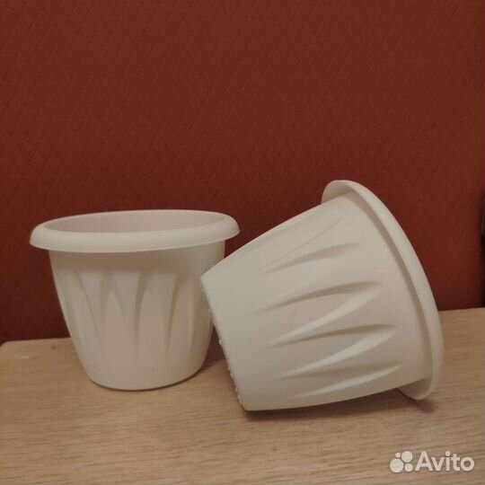 Горшок для цветов белый маленький 10см