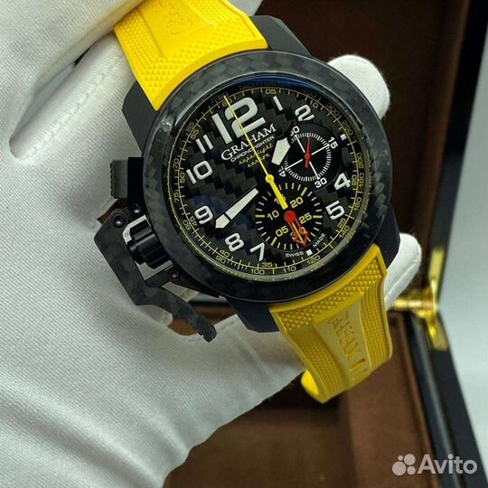 Часы graham Chronofighter Superlight Carbon