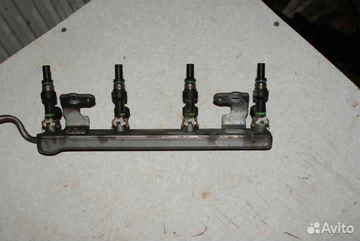 Топливная рампа рейка Nissan Qashqai J10