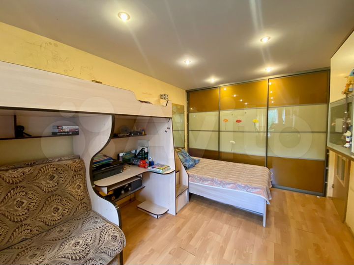 2-к. квартира, 57,1 м², 1/5 эт.