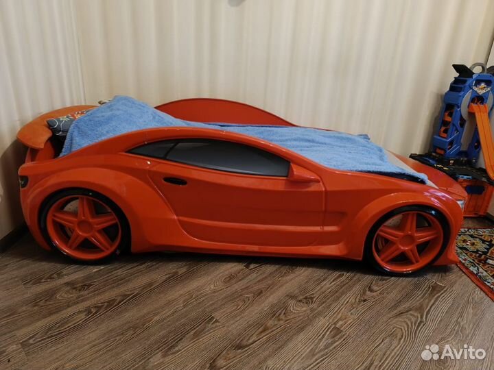 Детская кровать машинка