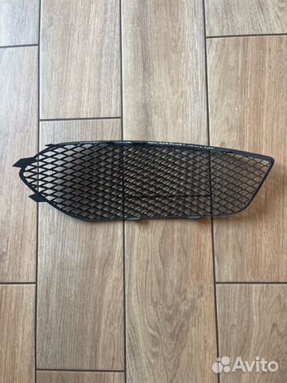 Решетка бампера передняя левая Mercedes Benz Cla