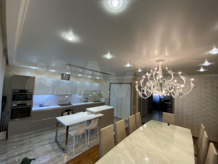 4-к. квартира, 290 м², 3/15 эт.