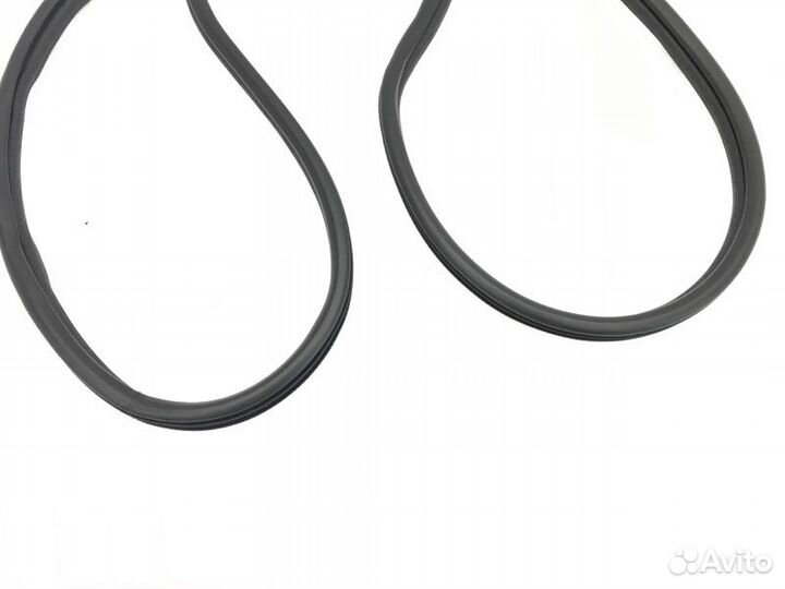 Уплотнительная резинка двери багажника Mitsubishi