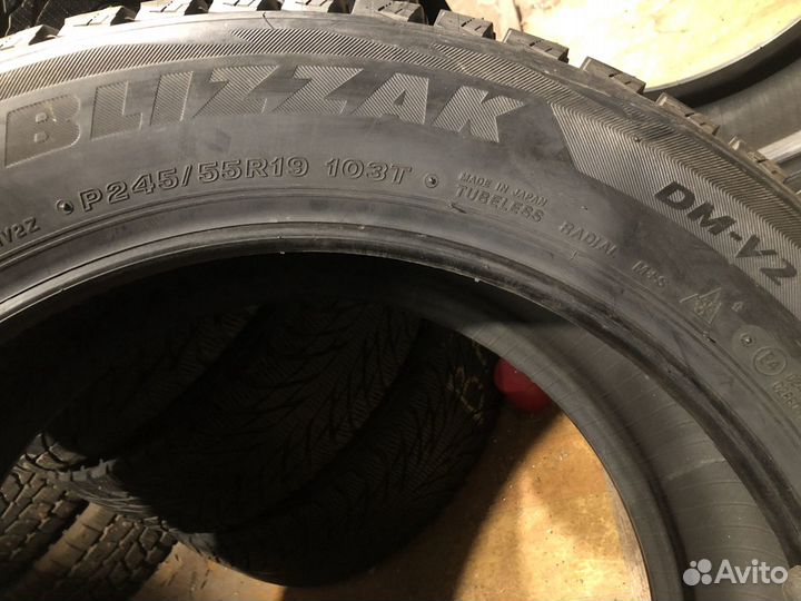 Bridgestone Blizzak DM-V2 245/55 R19 103T