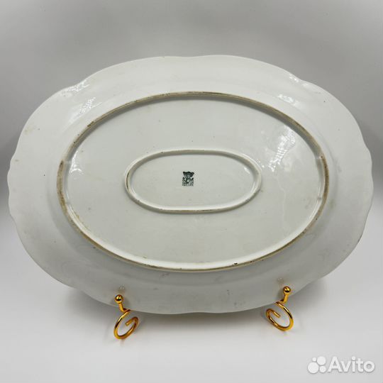 Сервировочное блюдо с флоральным декором, фарфор