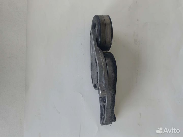 Натяжитель ремня Audi A4