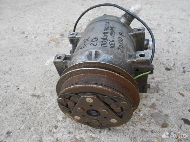 Компрессор кондиционера Ауди 100 С4 4A0260805