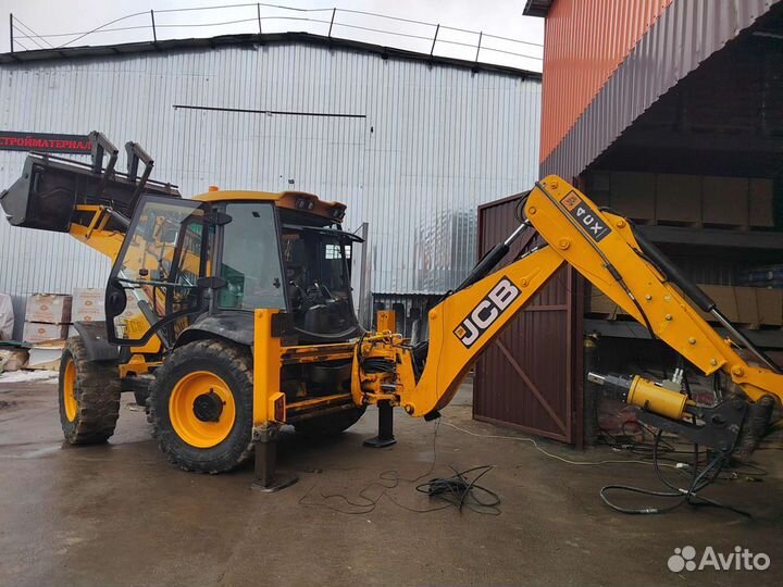Экскаватор погрузчик JCB