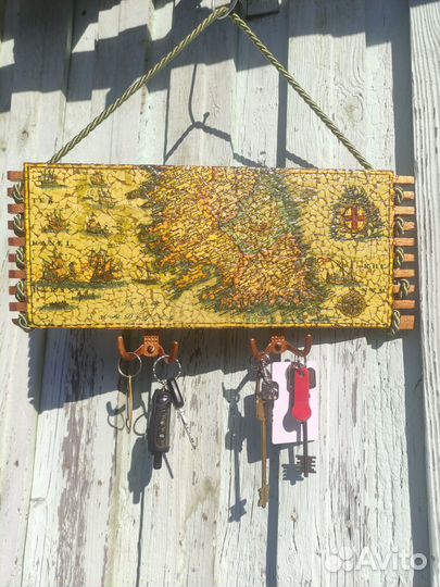 Ключница настенная из дерева