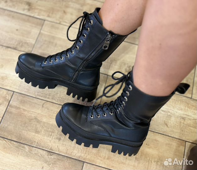 Ботинки на шнуровке женские Bershka 38