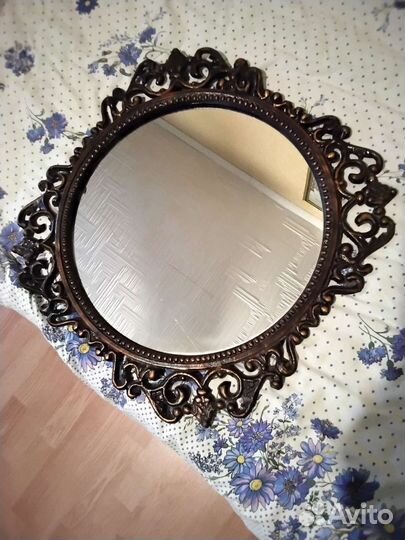 Зеркало круглое с литьем