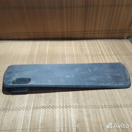 Накладка крышки багажника задняя Bmw 3 седан 1.6