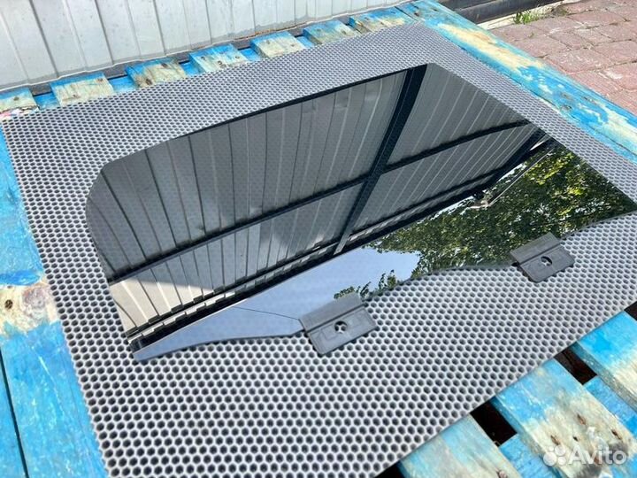 Стекло триплекс Porsche Cayenne 9Y заднее правое