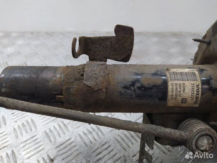 Б/У Б/У Стойка передняя правая Пружина не оригинал