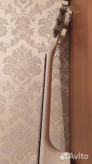 Гитара новая