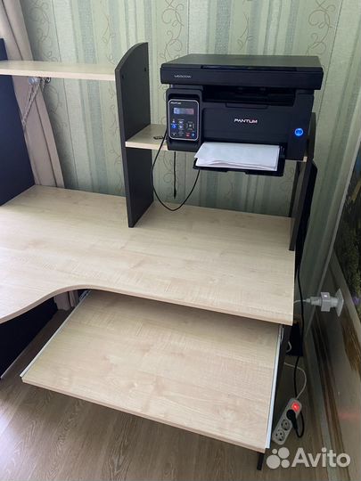 Компьютерный стол