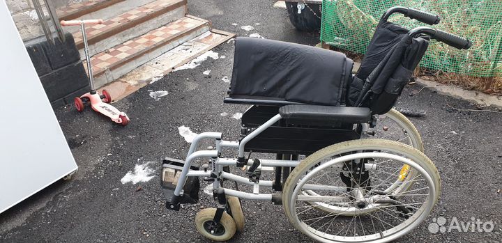 Инвалидная коляска