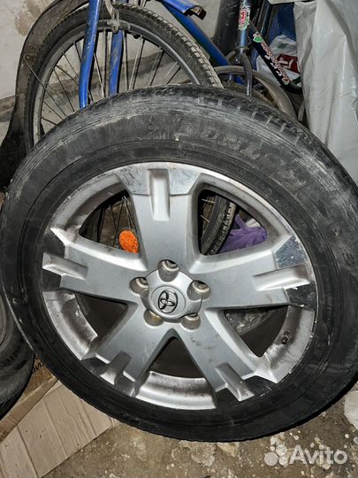 Резина с дисками оригинал Toyota