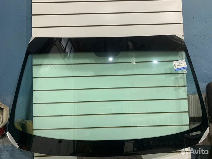 Лобовое стекло Джили Эмгранд