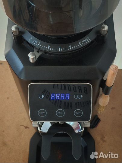 Кофемолка профессиональная WPM ZD-18