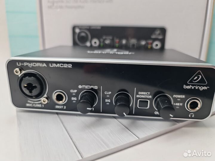 Звуковая карта (аудиоинтерфейс) Behringer UMC22