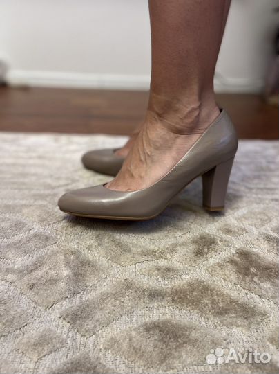 Туфли кожаные 39 серо-бежевые
