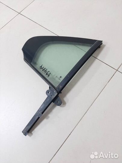 Стекло двери задней правой форточка Skoda Rapid 20