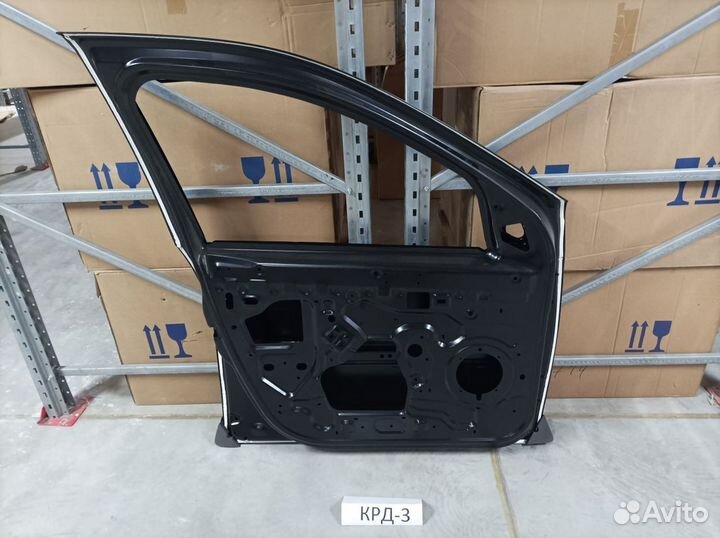 Передняя левая дверь Рено Сандеро 1 09-14